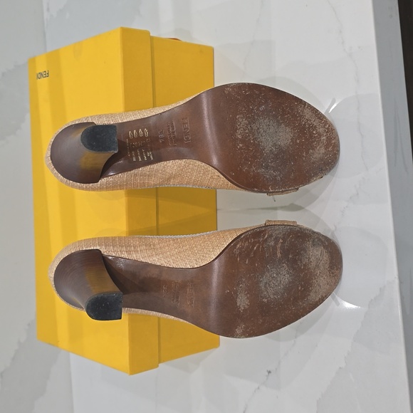 Fendi Size 38.5 Peep Toe Raffia Heel - Picture 4 of 10